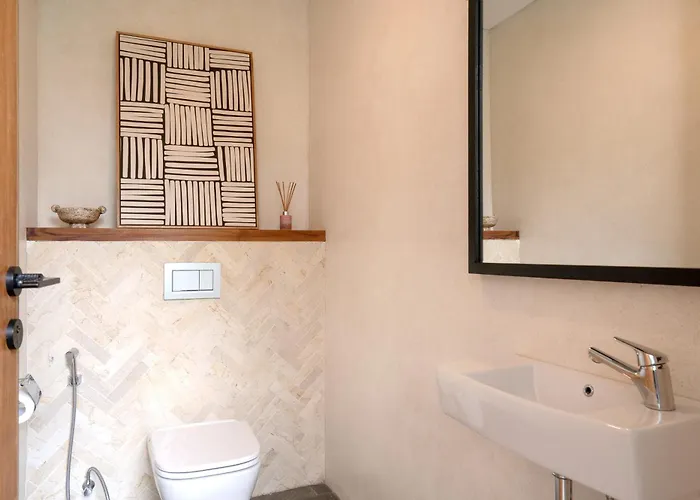Zara Spacious, Chic And Classy 2 Bedroom 5 Minutes From Cliff Edge Villa