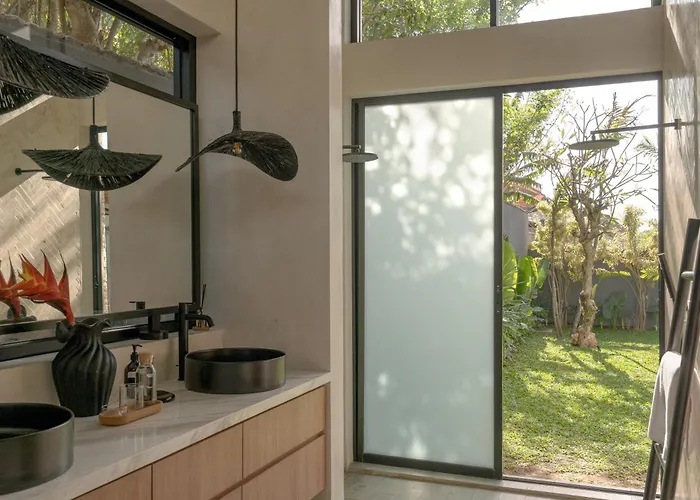Zara Spacious, Chic And Classy 2 Bedroom 5 Minutes From Cliff Edge * Uluwatu (Bali)
