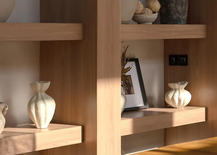 Zara Spacious, Chic And Classy 2 Bedroom 5 Minutes From Cliff Edge *