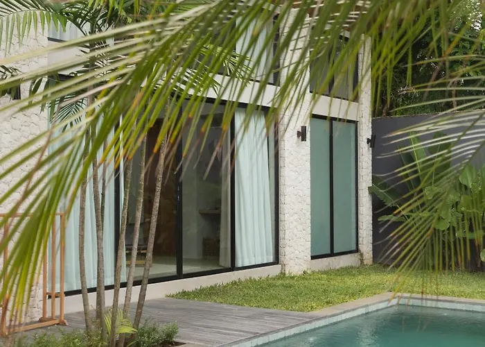 Zara Spacious, Chic And Classy 2 Bedroom 5 Minutes From Cliff Edge Villa *