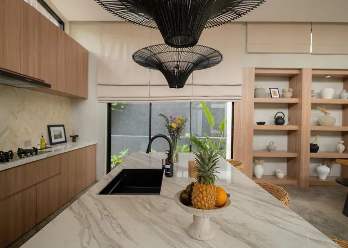 Zara Spacious, Chic And Classy 2 Bedroom 5 Minutes From Cliff Edge *