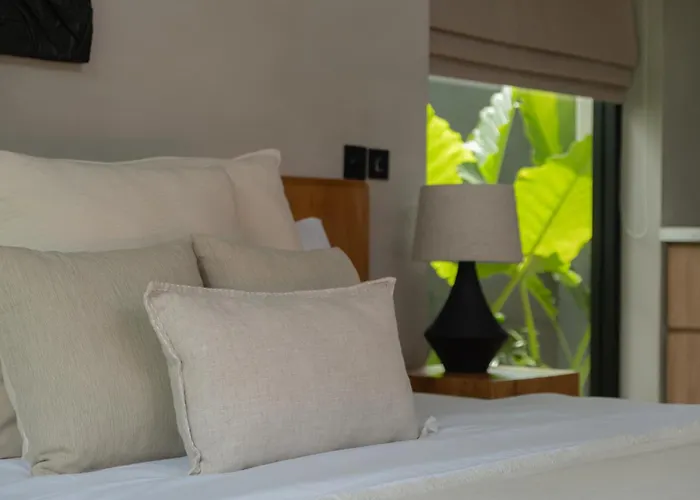 Zara Spacious, Chic And Classy 2 Bedroom 5 Minutes From Cliff Edge *