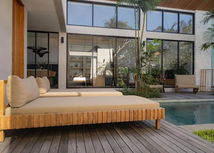 Zara Spacious, Chic And Classy 2 Bedroom 5 Minutes From Cliff Edge Villa