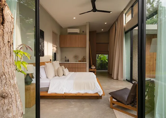 Villa Zara Spacious, Chic And Classy 2 Bedroom 5 Minutes From Cliff Edge Uluwatu (Bali)