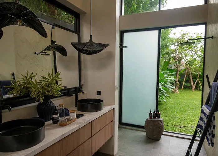 Zara Spacious, Chic And Classy 2 Bedroom 5 Minutes From Cliff Edge Uluwatu (Bali)