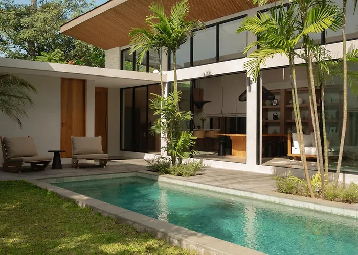 Zara Spacious, Chic And Classy 2 Bedroom 5 Minutes From Cliff Edge Villa